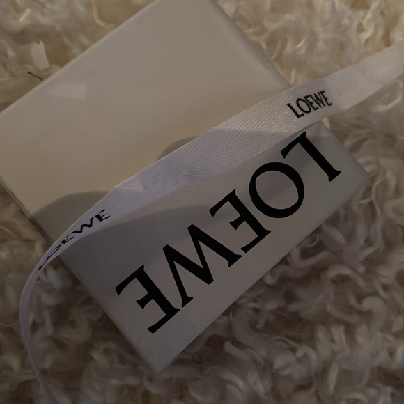 ❤️ Loewe mini box with ribbon - Picture 2 of 4